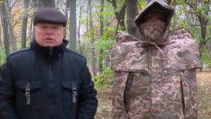 Захищає від тепловізорів, вітру та вогню: одесити створили плащ-невидимку