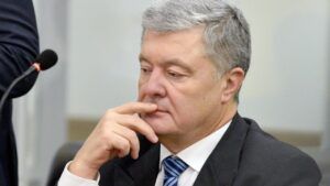 Регламентний комітет підтримав відсторонення Порошенка від засідань Ради