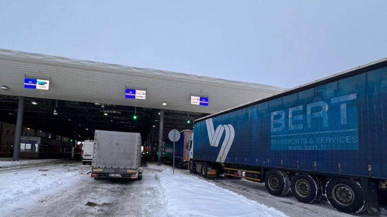 Пункт пропуску Угринів