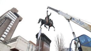 пам'ятник Щорсу