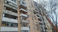 Пошкодження після обстрілу Дніпровського району Києва 13 грудня 2023