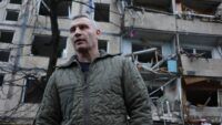Пошкодження після обстрілу Дніпровського району Києва 13 грудня 2023