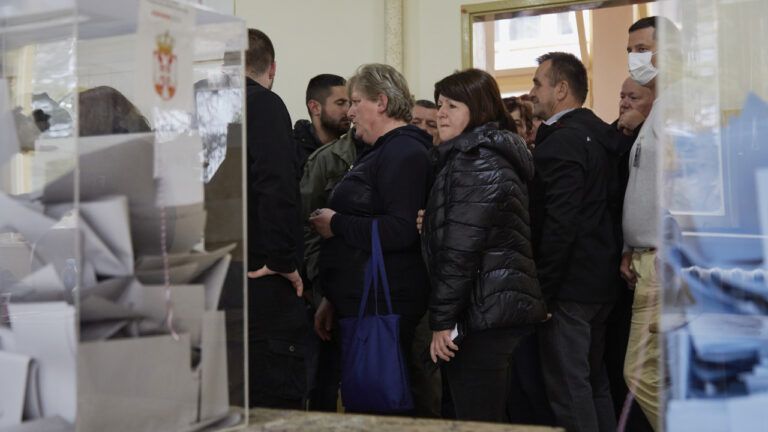 У Сербії – позачергові парламентські вибори, правляча партія може втратити монобільшість