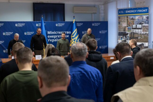 Ежедневная минута молчания в Украине: Зеленский подписал закон