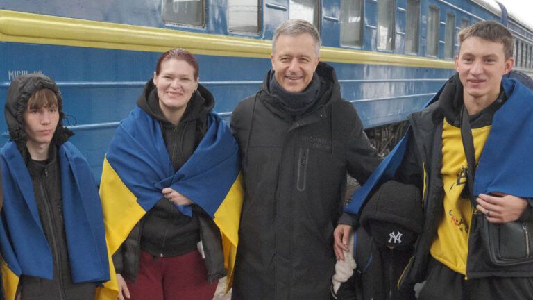 Из оккупации вернули еще троих детей в Украину