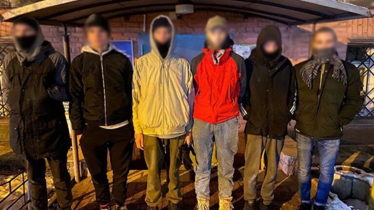 Банда підлітків