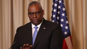 Ллойд Остін