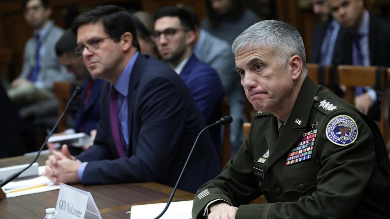 Война в Украине мало повлияла на желание РФ вмешаться в американские выборы — разведка США