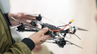 Миллион БпЛА на маленьких предприятиях: как в Украине производят FPV-дроны