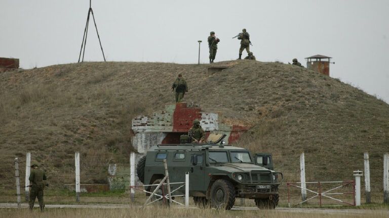 російські окупанти у Криму