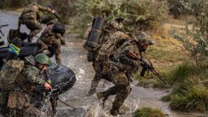 Військові в Україні отримують шість видів додаткових виплат: деталі від Міноборони Українські військові