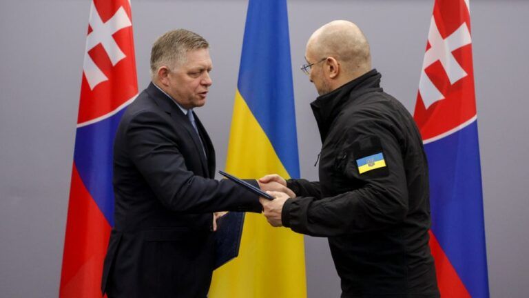 Словакия не будет блокировать евроинтеграцию Украины и €50 млрд от ЕС: итоги встречи Фицо и Шмыгаля