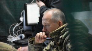 Оккупанты увеличить интенсивность наступления на двух направлениях — Сырский