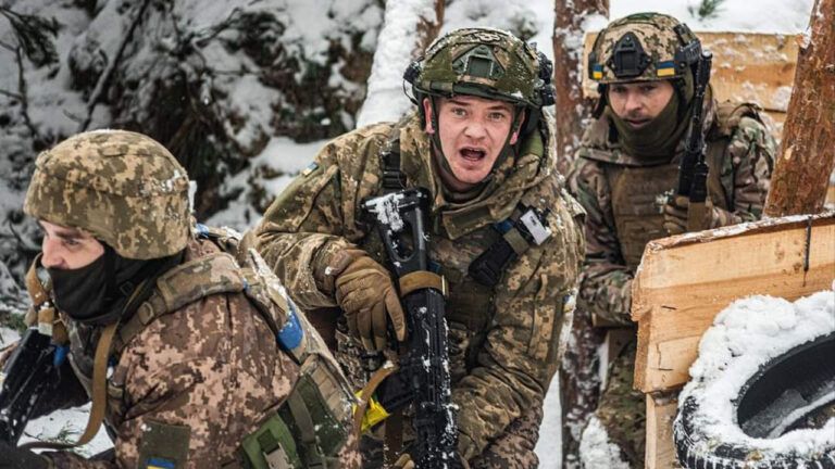Стратегия помощи Украине от США – что известно и как повлияет на войну