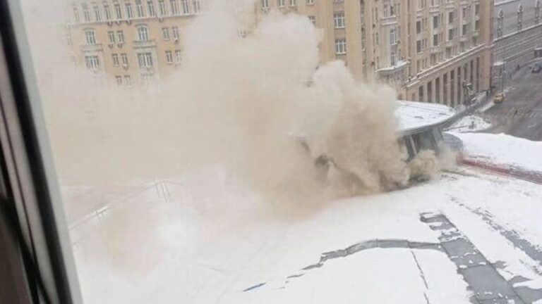 У центрі Москви горить Театр сатири: що відомо