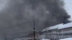 У російському Солікамську горить виправна колонія: що відомо Пожежа в Солікамській виправній колонії 2 лютого 2024