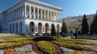 ДепутаДерусифікація – депутати КМДА просять Мінкульт перейменувати музичну академію Чайковськоготи Київської міськради готують звернення до Мінкульту з ініціативою щодо перейменування Національної музичної академії України ім. П.І. Чайковського на вул. Архітектора Городецького.