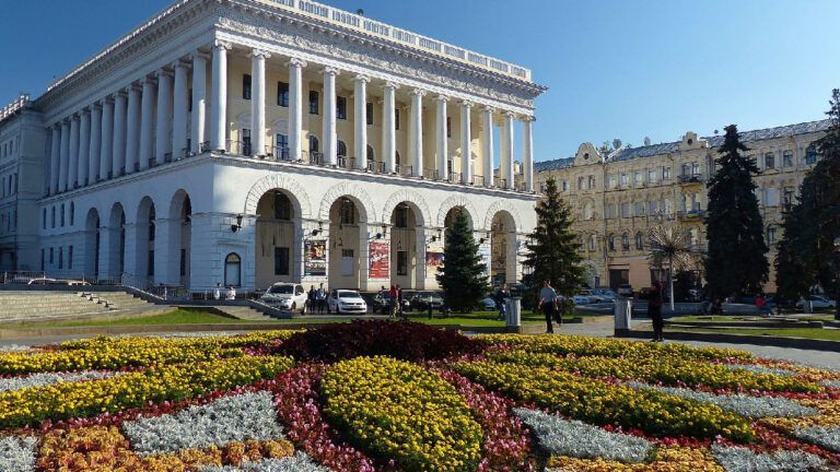 ДепутаДерусифікація – депутати КМДА просять Мінкульт перейменувати музичну академію Чайковськоготи Київської міськради готують звернення до Мінкульту з ініціативою щодо перейменування Національної музичної академії України ім. П.І. Чайковського на вул. Архітектора Городецького.