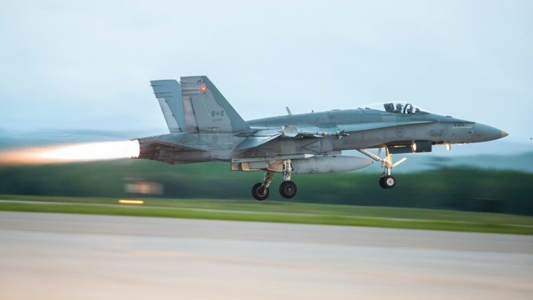 ракети CRV7, cf18 hornet