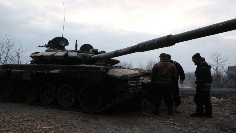 танк, військова техніка, люди