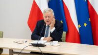 Розсипане з фур українське зерно: польський міністр вибачився від імені фермерів