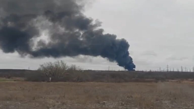 В окупованій Макіївці горить нафтобаза
