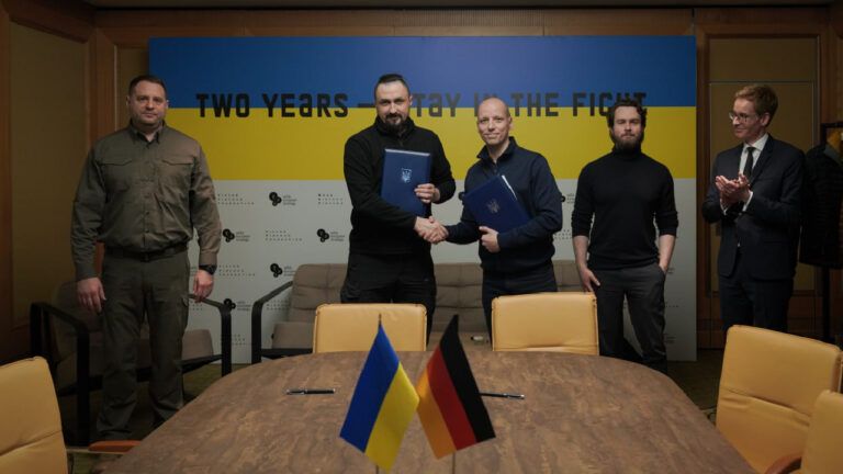 ШІ в українських дронах – Україна підписала меморандум з компанією Helsing