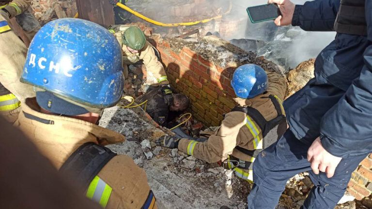 В результате атаки РФ по Сумской области погибли двое полицейских, еще четверо — ранены