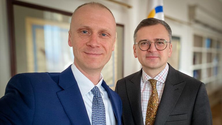Олег Ніколенко – подав у відставку з посади речника МЗС України