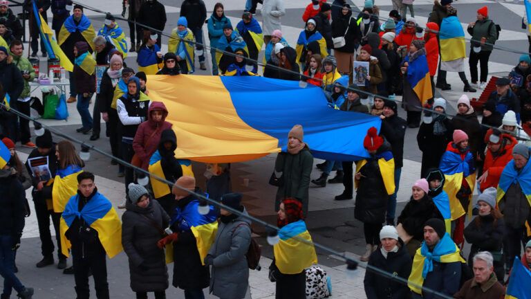 Кому доверяют украинцы и есть ли рост доверия — результаты опроса