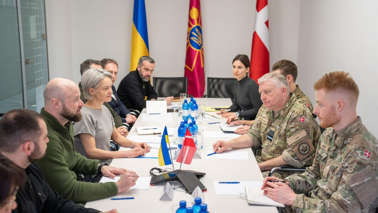 Украина и Дания подписали меморандум о сотрудничестве в оборонных закупках Фото 1 меморандум із Данією