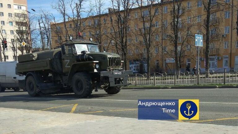 Ситуація у Маріуполі: через місто фіксують рух військової техніки ворога