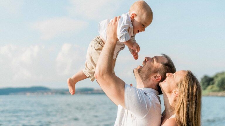 Яка середня тривалість життя в Україні у 2024 році