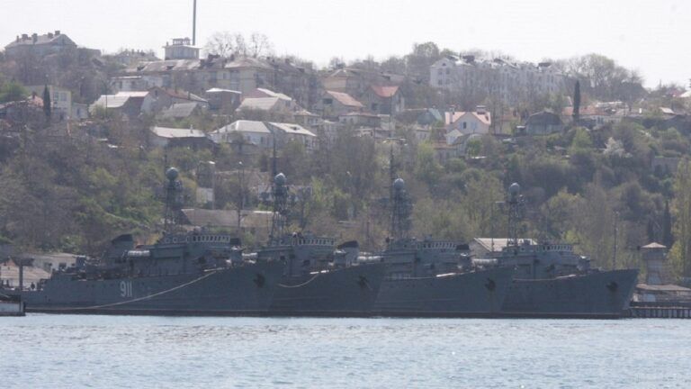 російський корабель