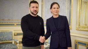 Бербок підтримала схвалення мільярдної допомоги Україні до виборів у Бундестаг