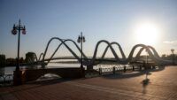 Міст-хвиля у Києві