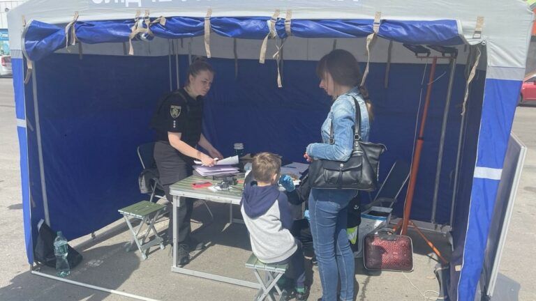 Удар по Епіцентру у Харкові: ідентифікувано батька 8-річного хлопчика
