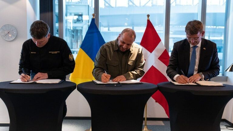 Данія інвестуватиме у виробництво українського озброєння
