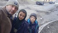 Я не мог представить, что произойдет с семьей: Эдуард Синьковский о бомбардировке Мариуполя и гибели матери его сыновей