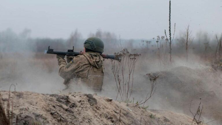 зарплата військових