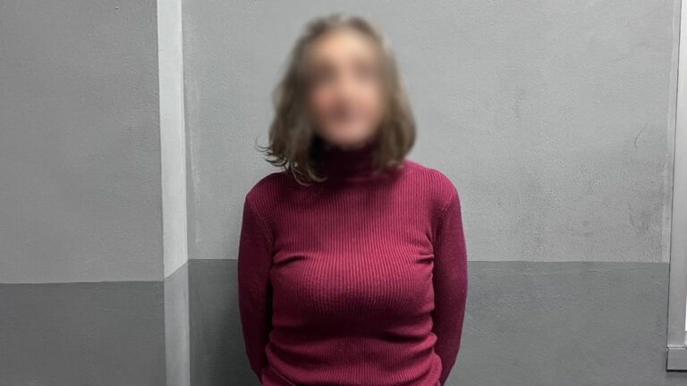 Наруга над могилами Да Вінчі та Джуса