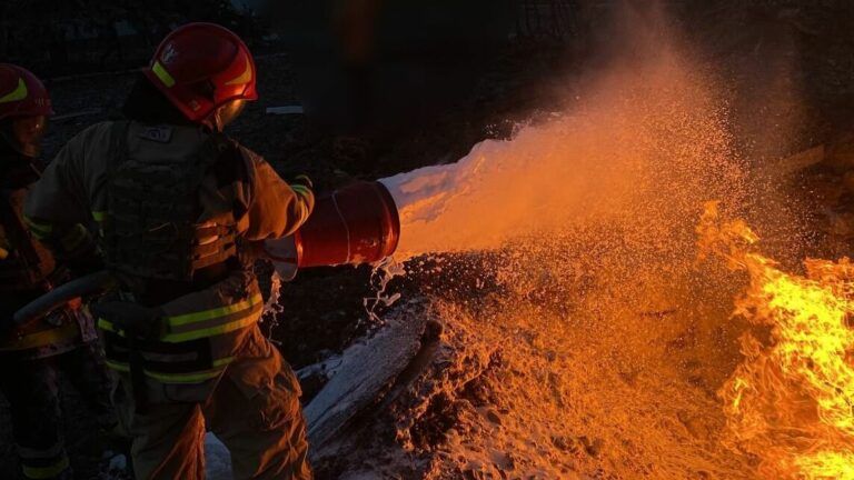 Пожежа після обстрілу України 22 червня 2024