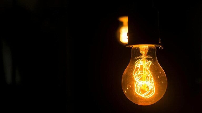 Куди телефонувати, коли немає світла