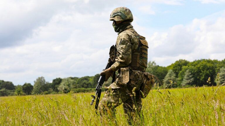 Спрощено отримання посвідок на проживання для іноземців у ЗСУ