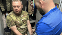 Обыски по всей Украине: 30 служащим сообщены подозрения в хищении денег ВСУ