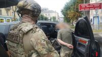 На Тернопільщині викрито представників ТЦК, які списували з обліку і оновлювали дані за гроші