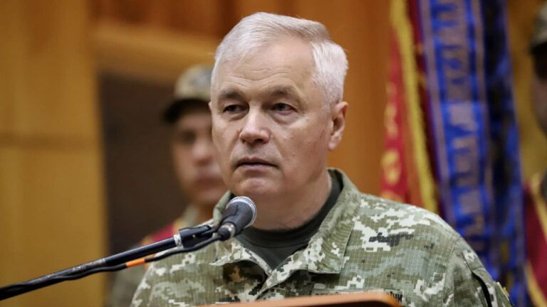 Анатолий Кривоножко стал врио командующего ВС ВСУ: биография и что о нем известно