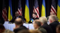 Володимир Зеленський та Ллойд Остін на Рамштайн-24