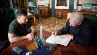 Тімоті Снайдер презентував президенту України нову книгу Про свободу