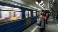 чому зупиняють метро у Києві під час руху